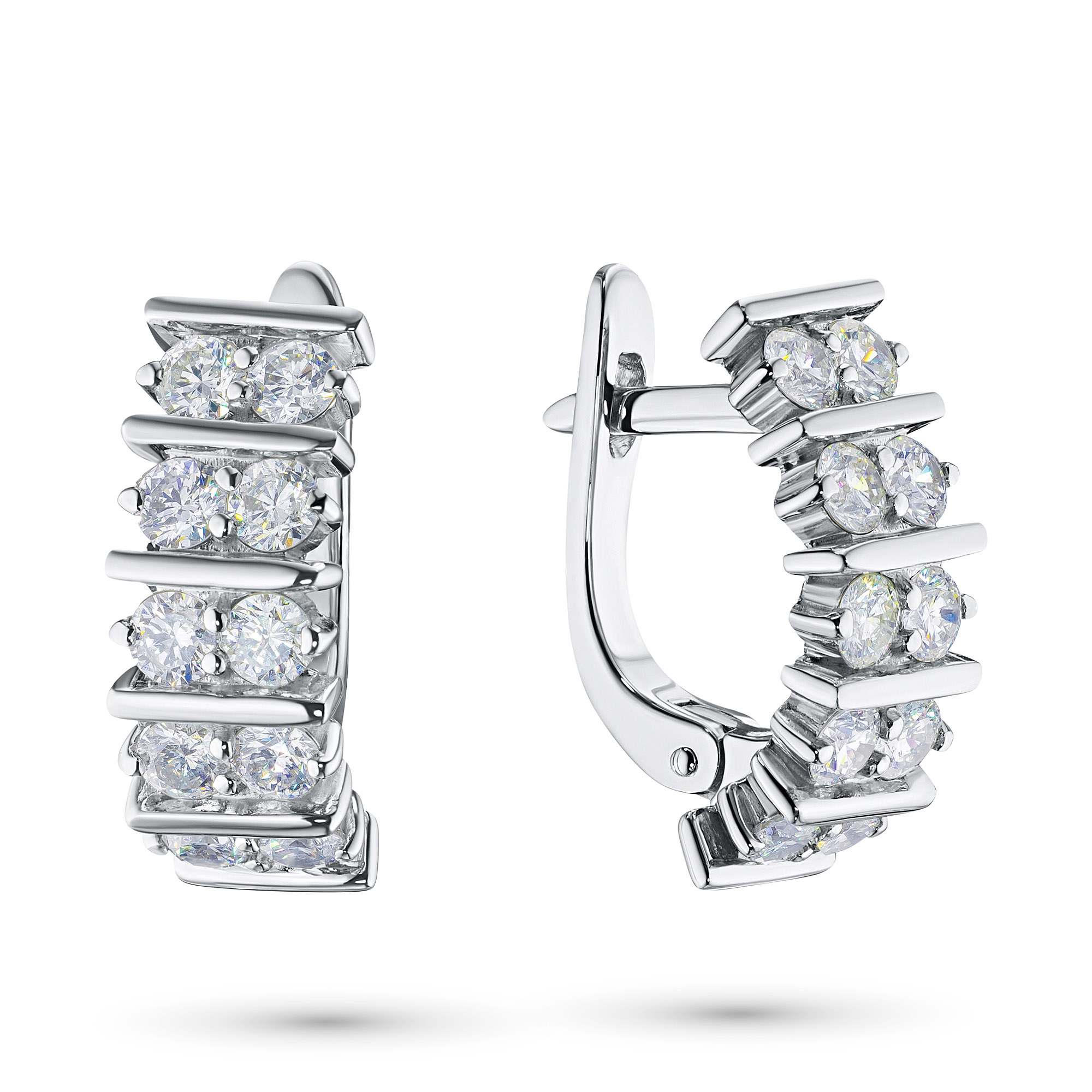 

Серьги из белого золота с бриллиантами э0901сг02190700, э0901сг02190700