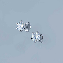 Пусеты из белого золота с бриллиантом