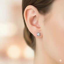 Пусеты из желтого золота с бриллиантом