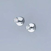 Пусеты из белого золота с бриллиантом