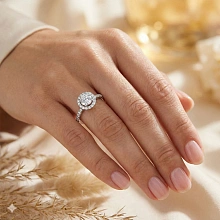 Кольцо из белого золота c бриллиантами