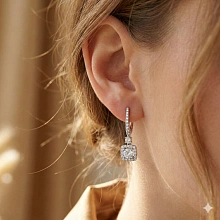 Серьги из белого золота c бриллиантами