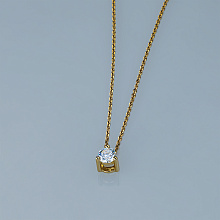 Подвеска из желтого золота с бриллиантом