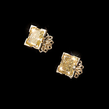 Пусеты из желтого золота с бриллиантом