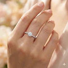 Кольцо из белого золота c бриллиантами