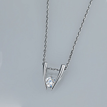 Подвеска из белого золота с бриллиантом