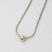 Классическая подвеска из желтого золота с бриллиантом