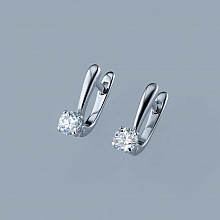 Серьги из белого золота с бриллиантом