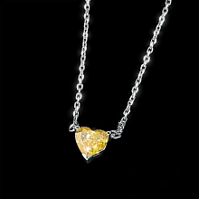 Колье из белого золота с бриллиантом