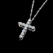 Подвеска из белого золота с бриллиантами