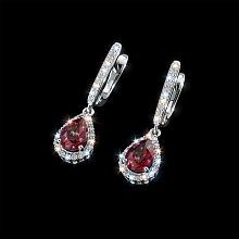Серьги из белого золота с рубинами и бриллиантами выращенными