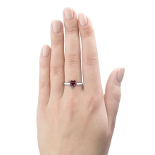 Кольцо из белого золота с рубином