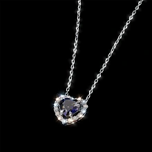 Подвеска из белого золота с сапфиром и бриллиантами выращенными