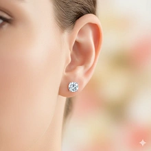 Пусеты из белого золота с бриллиантом