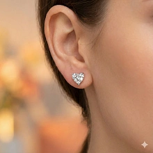 Пусеты из белого золота с бриллиантом