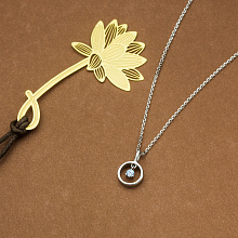 Подвеска из белого золота с бриллиантом