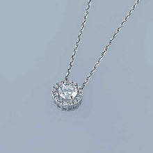 Классическая подвеска из белого золота c бриллиантами выращенными