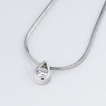 Подвеска из белого золота с бриллиантом