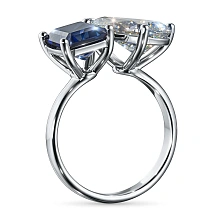 Кольцо из белого золота с и сапфиром и бриллиантами