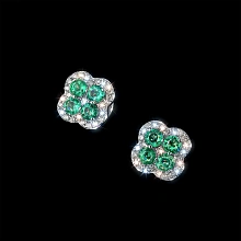 Пусеты из серебра с изумрудами и бриллиантами