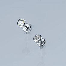 Пусеты из белого золота с бриллиантом