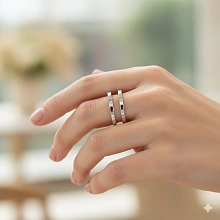 Обручальное кольцо из серебра с бриллиантом