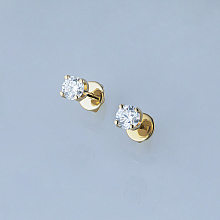 Пусеты из желтого золота с бриллиантом