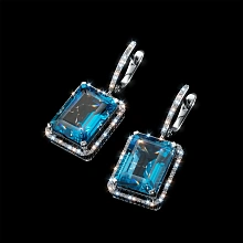 Серьги из белого золота с топазами и бриллиантами выращенными