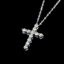 Подвеска из белого золота c бриллиантами