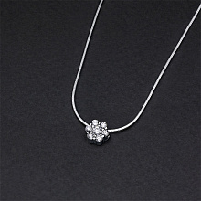 Классическая подвеска из белого золота с бриллиантами