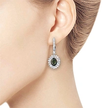 Серьги из белого золота с хромдиопсидами и бриллиантами