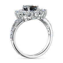 Кольцо из белого золота с сапфиром и бриллиантами