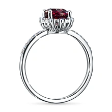 Кольцо из белого золота с рубином и бриллиантами выращенными