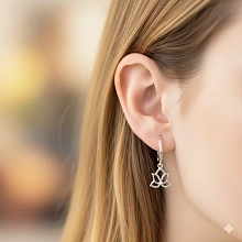 Серьги из серебра с бриллиантом