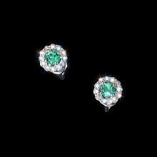 Пусеты из серебра с изумрудами и бриллиантами