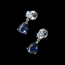 Пусеты из белого золота с сапфирами и бриллиантами